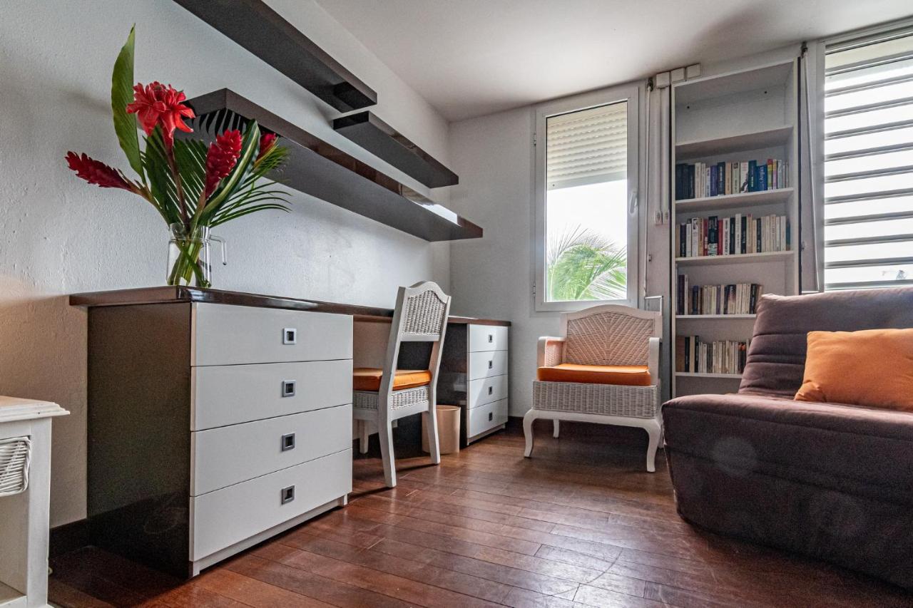 Studio En Duplex , Face A La Mer Le Gosier  Eksteriør bilde