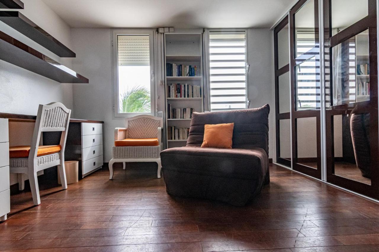 Studio En Duplex , Face A La Mer Le Gosier  Eksteriør bilde